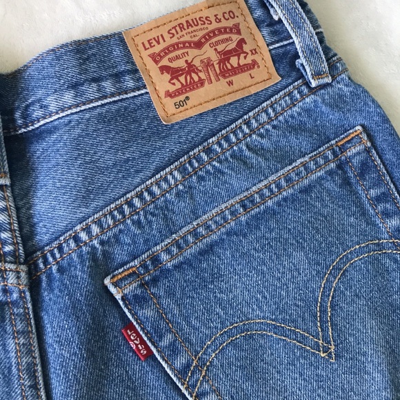 Levi’s 501 Original Short - Picture 3 of 4